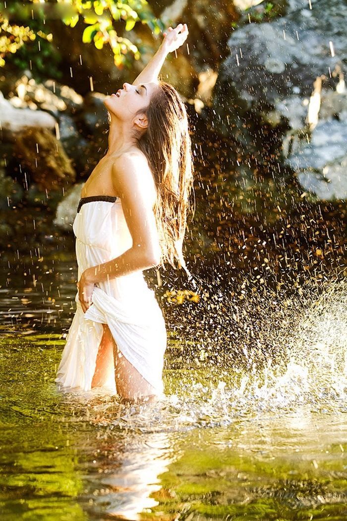 Marie Avgeropoulos in Wenzhou