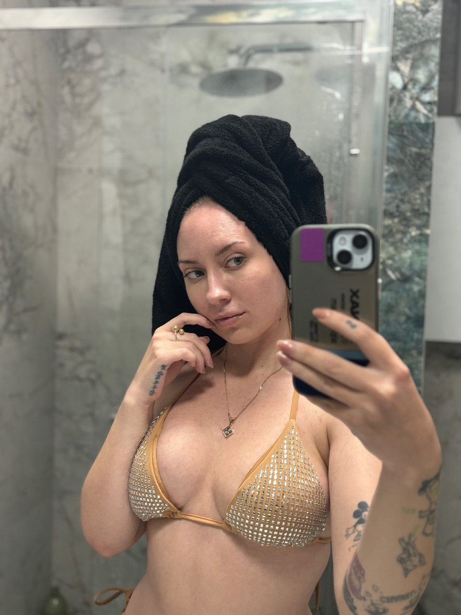 Nude girl KateV in Wenzhou