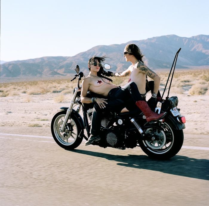 Girls on a motorcycle in Wenzhou