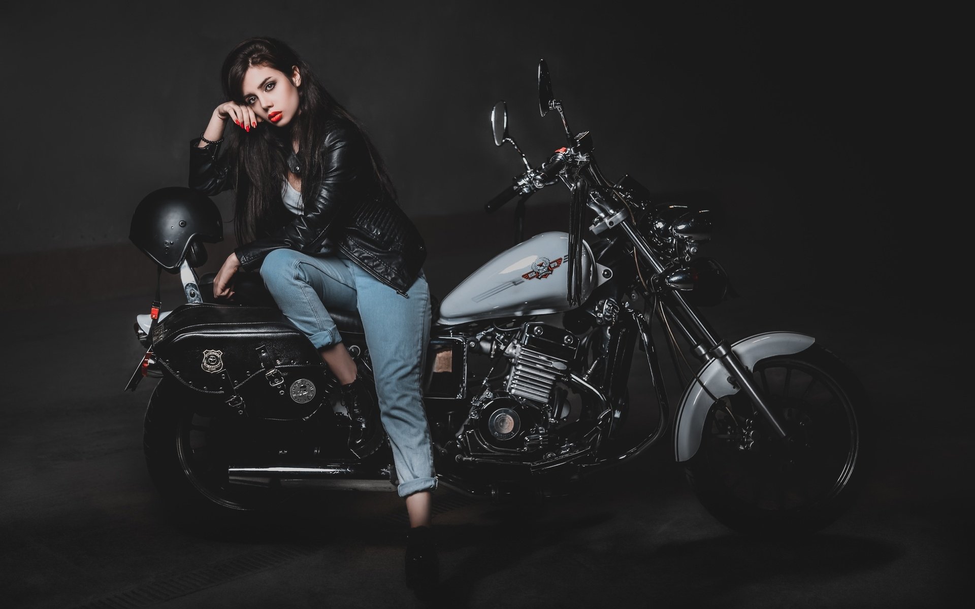 Biker girls: style and drive in Wenzhou