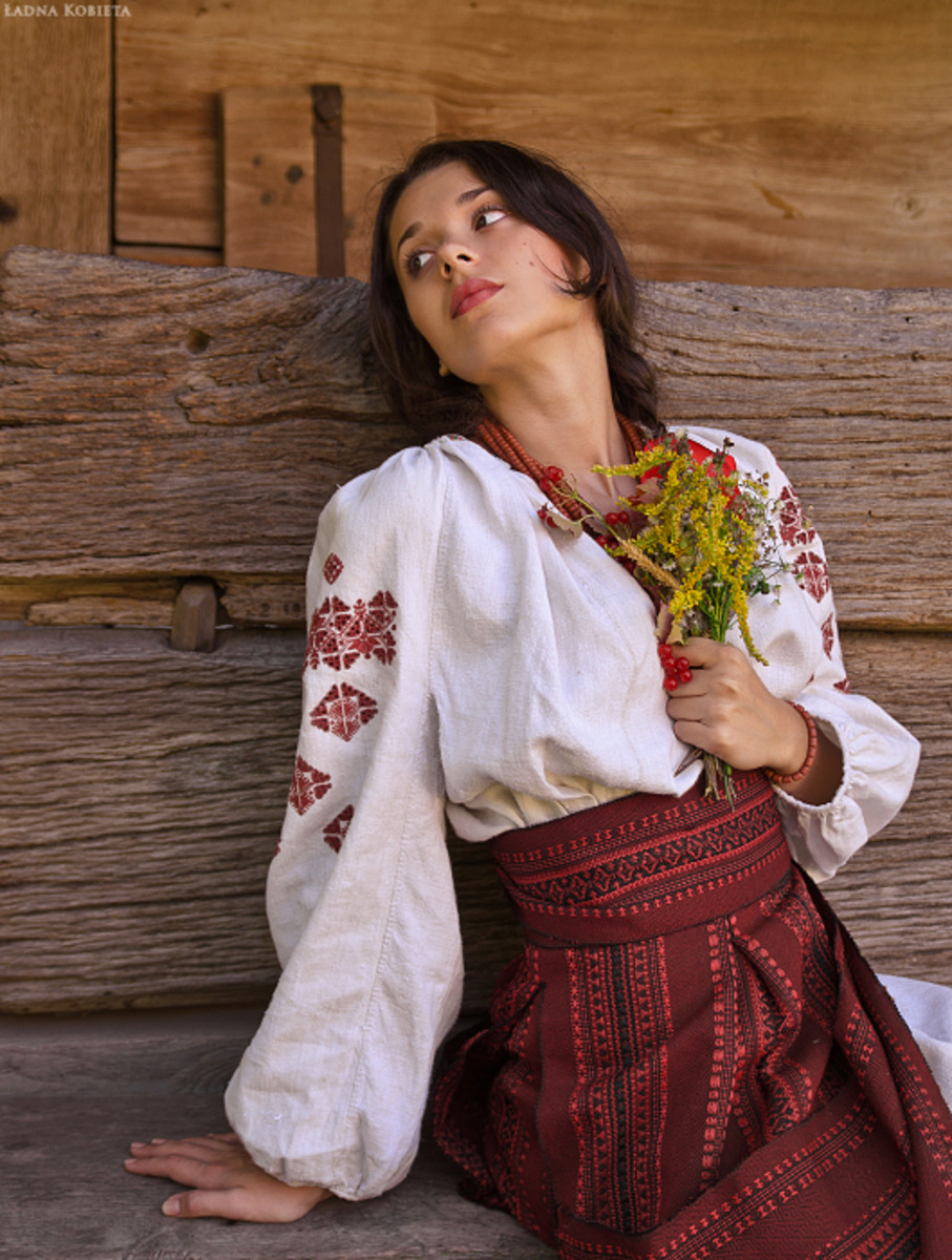 Girls in Slavic costumes in Wenzhou