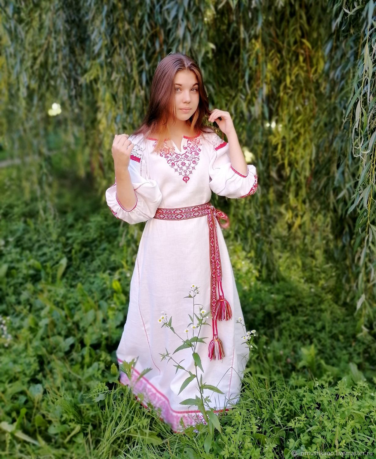 Girl Girls in Slavic costumes in Wenzhou